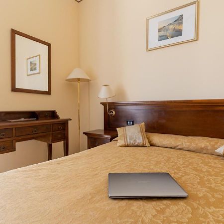 Hotel Villa Delle Rose โอริสตาโน ภายนอก รูปภาพ